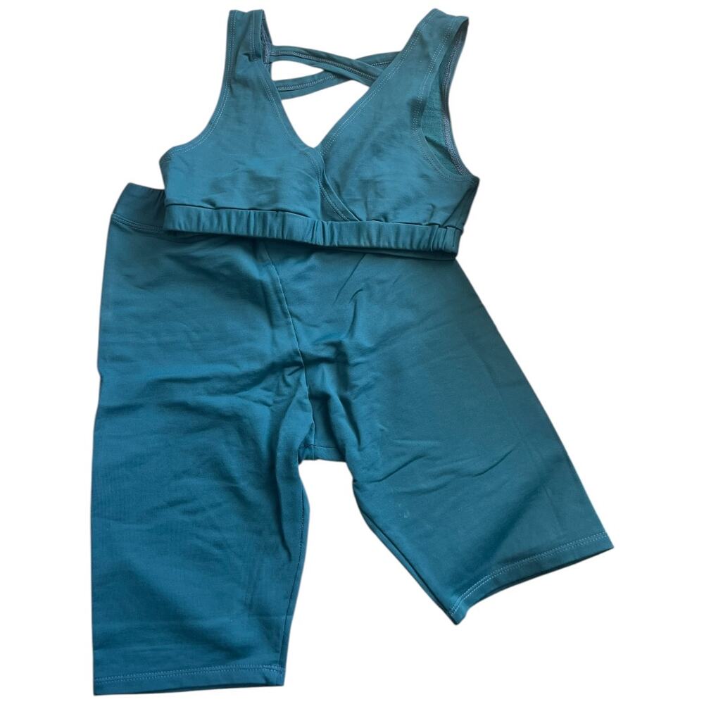 No Brand teal set cross back sports bra high waist bermuda bike short NWOT Small